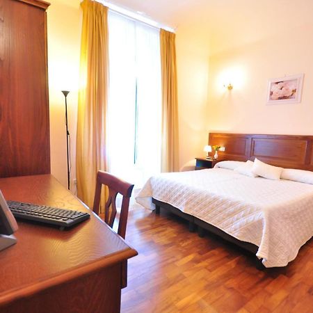 Отель Relais Cavour Рим Экстерьер фото