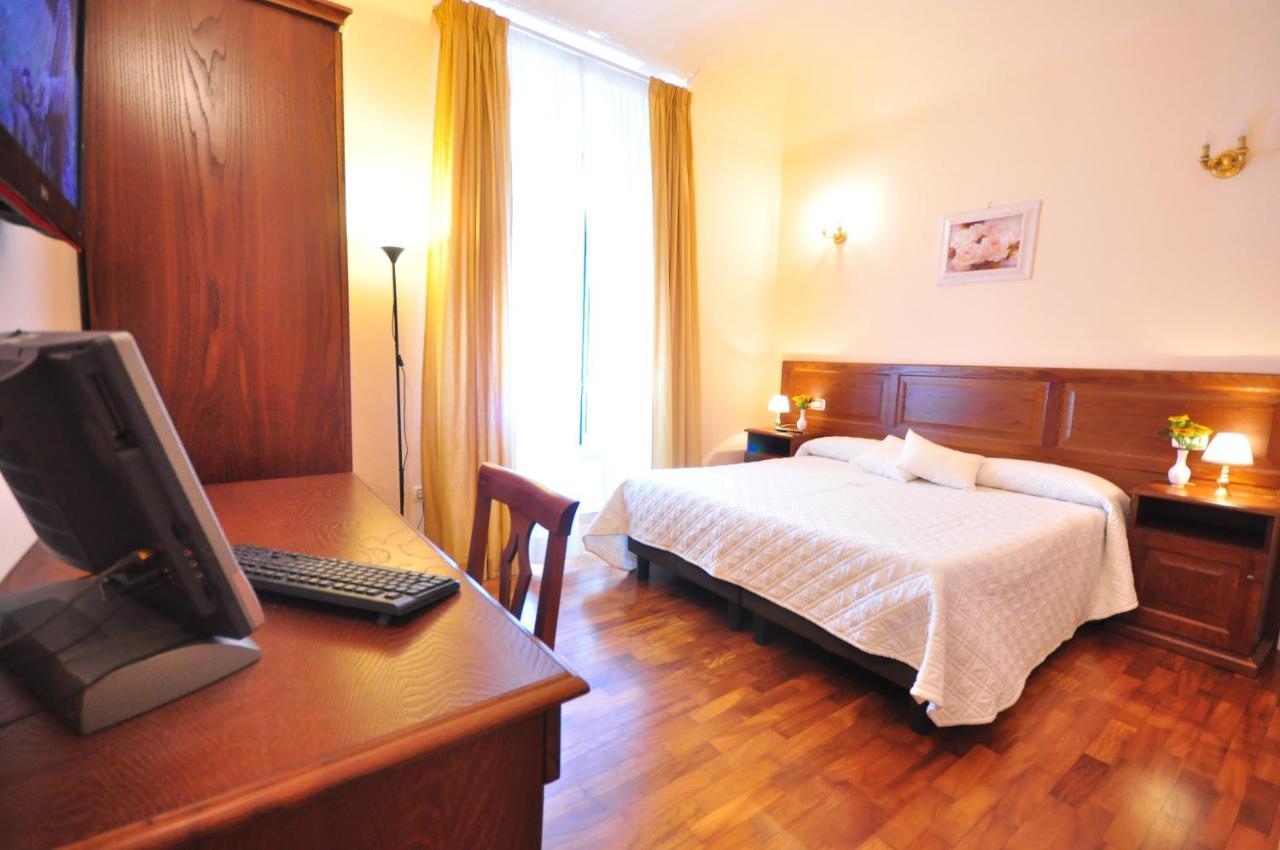 Отель Relais Cavour Рим Экстерьер фото