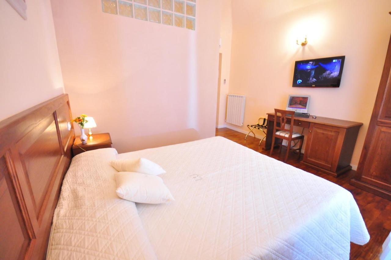 Отель Relais Cavour Рим Экстерьер фото